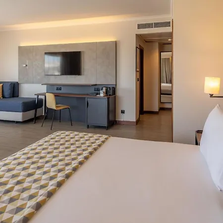 Algarve By Ihg מלון אלבופיירה